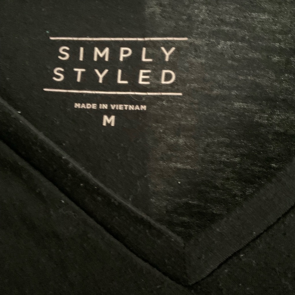 Assorted shirts - Picture 7 of 16